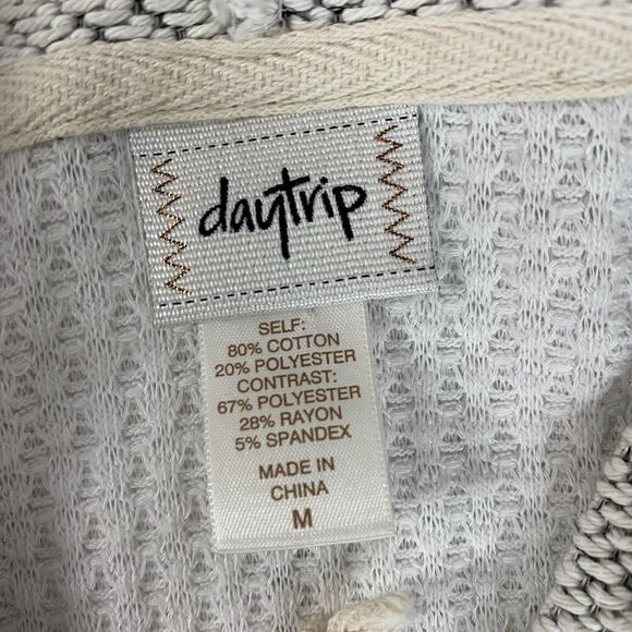 Daytrip Sweater Womens Size Medium Hooded Lattice Knit Athleisure Distressed - Picture 11 of 13